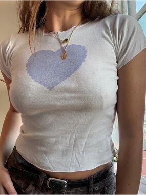 Pretties White Short-Sleeve Heart Graphic Women's Tee